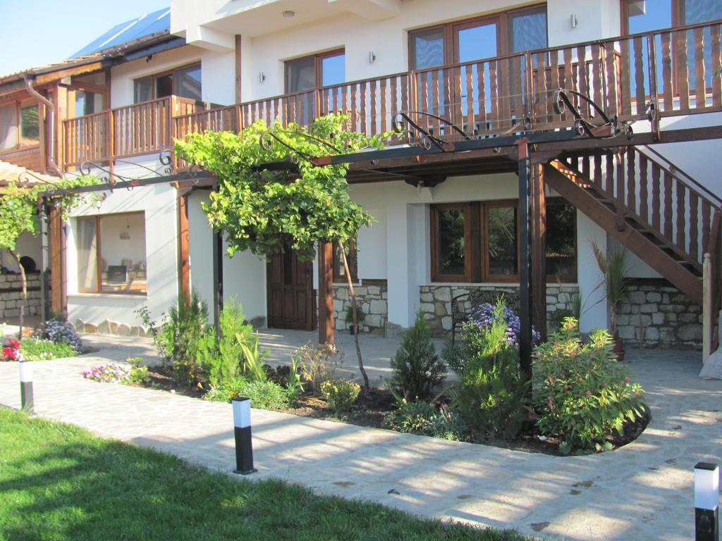 Guest House Villa Elma Nevsha Exterior photo