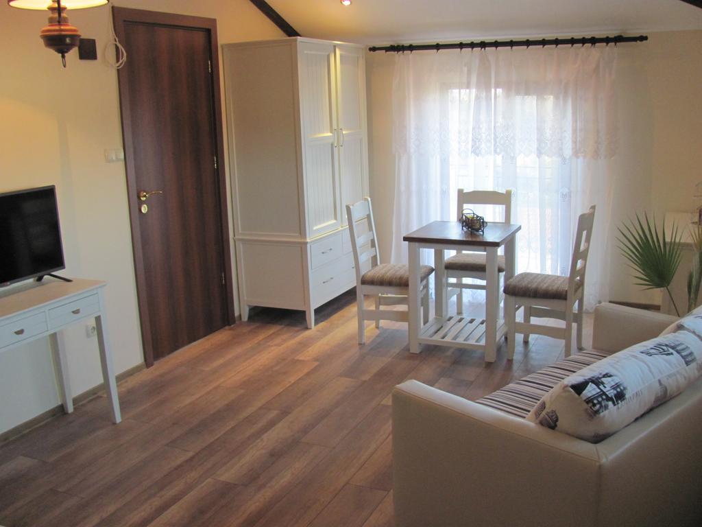 Guest House Villa Elma Nevsha Exterior photo
